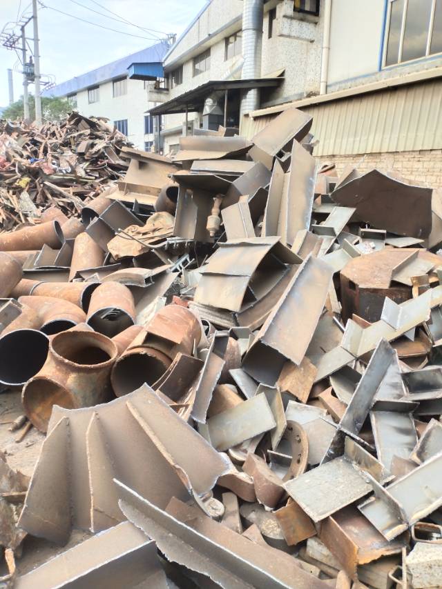 富宝废旧物资网 废旧物资 废钢 大量收购冷热钆,重废,模具,各种废铁