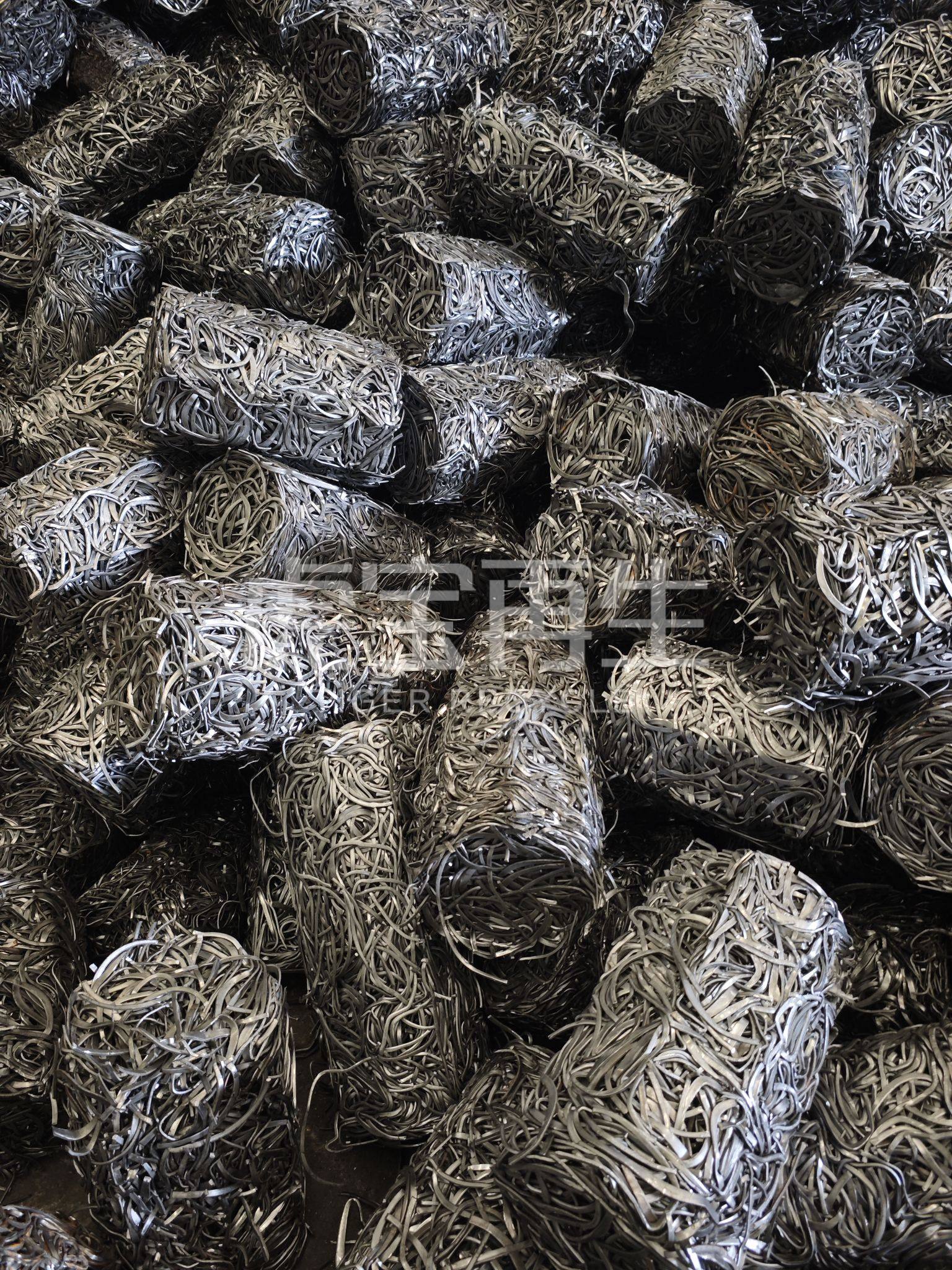 供应：冷轧压块（低碳低锰）