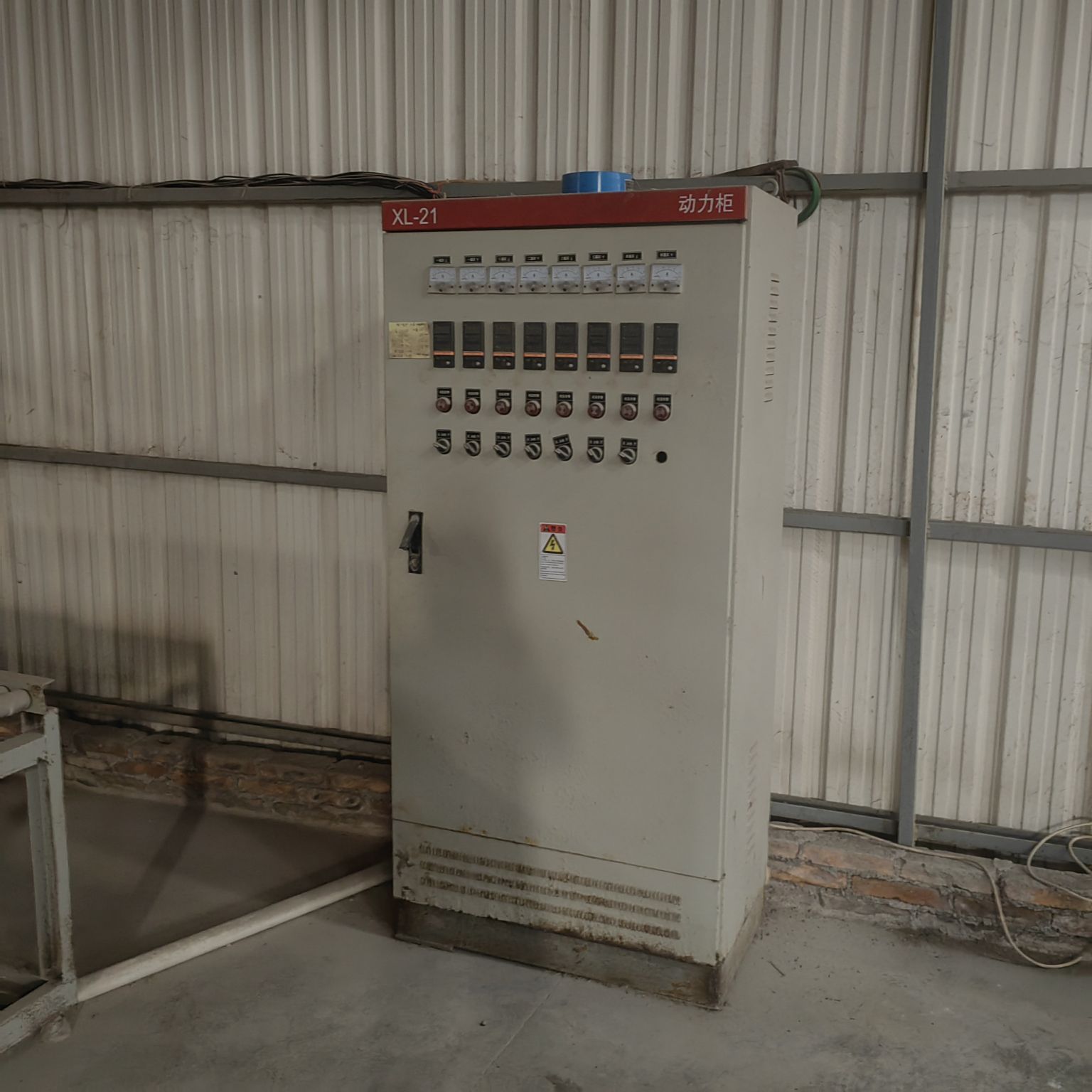 供应：实验用辊道窑（硅碳棒发热）