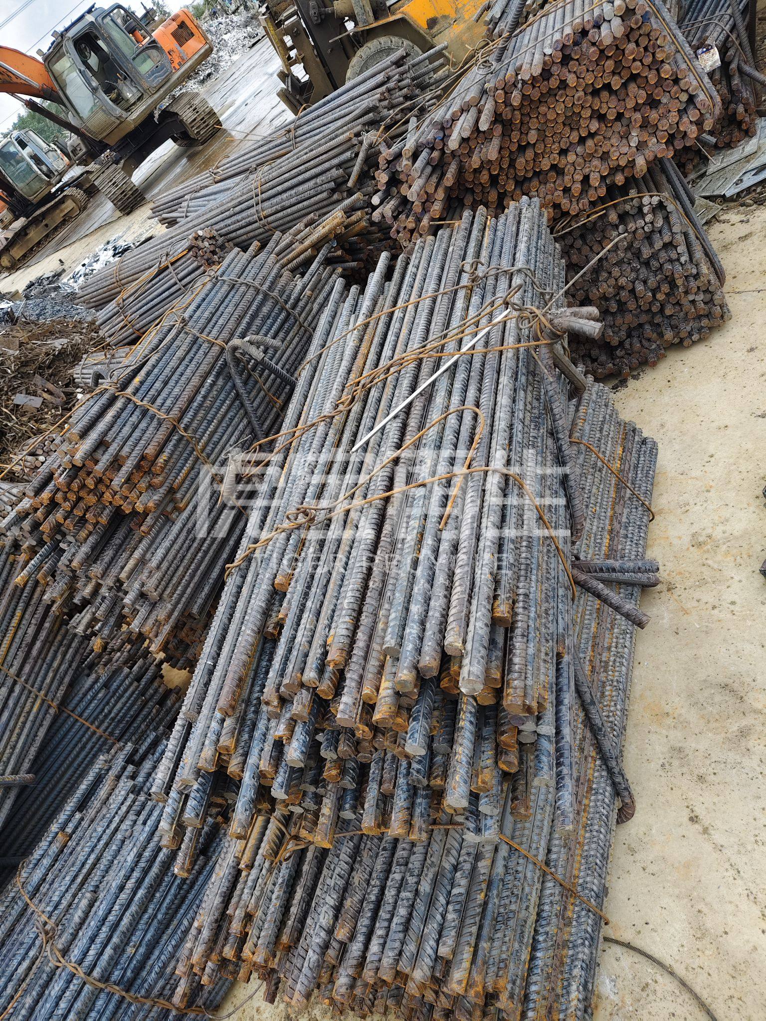 供应：清一色28螺纹钢一米多