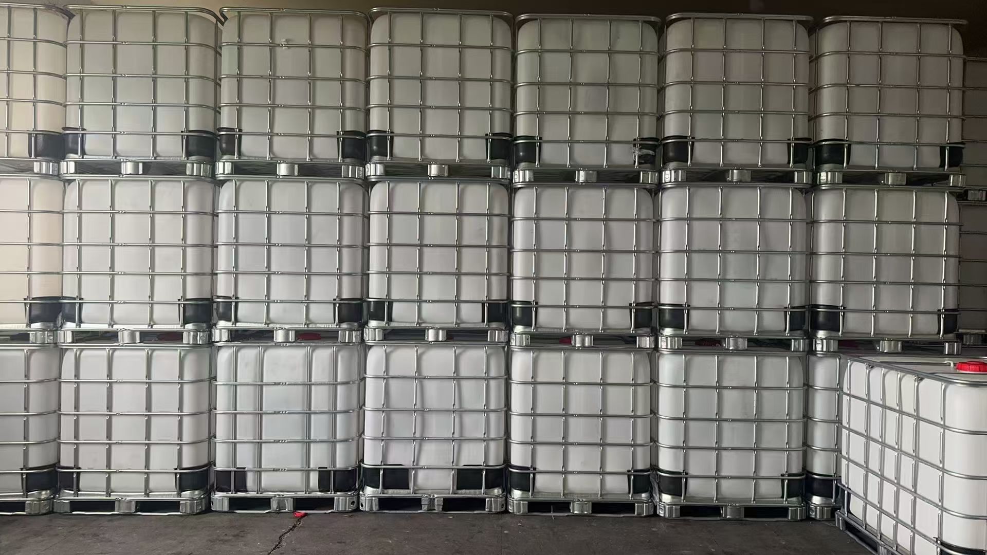 求购：吨桶、塑料