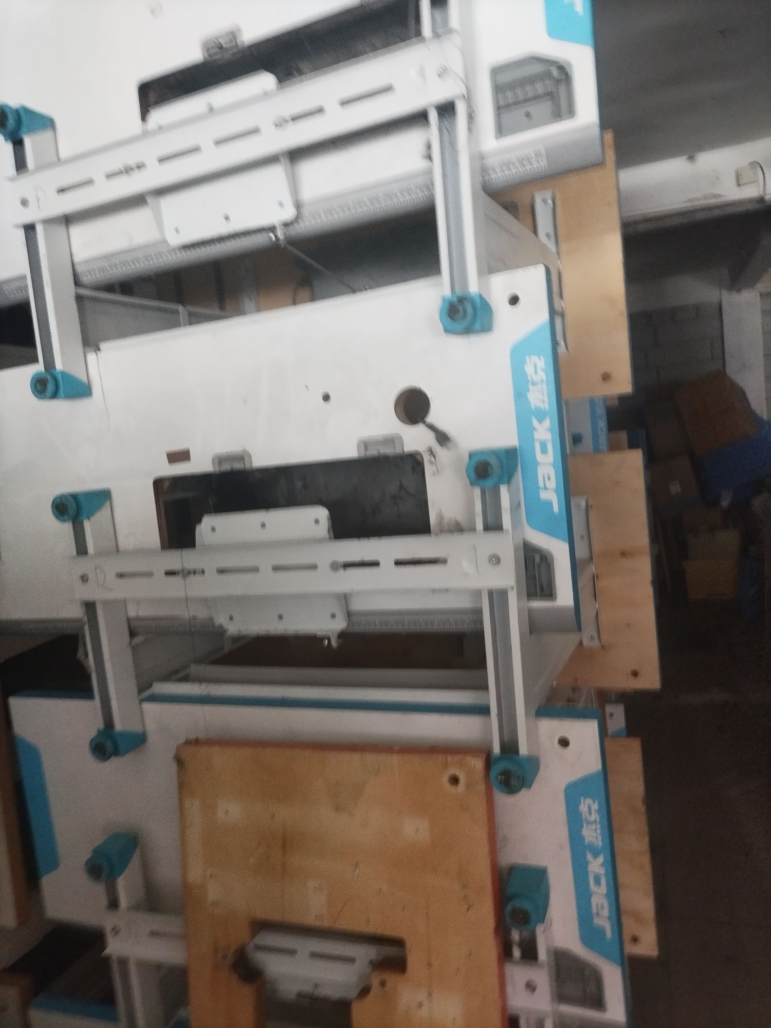 求购：工业缝纫机设备