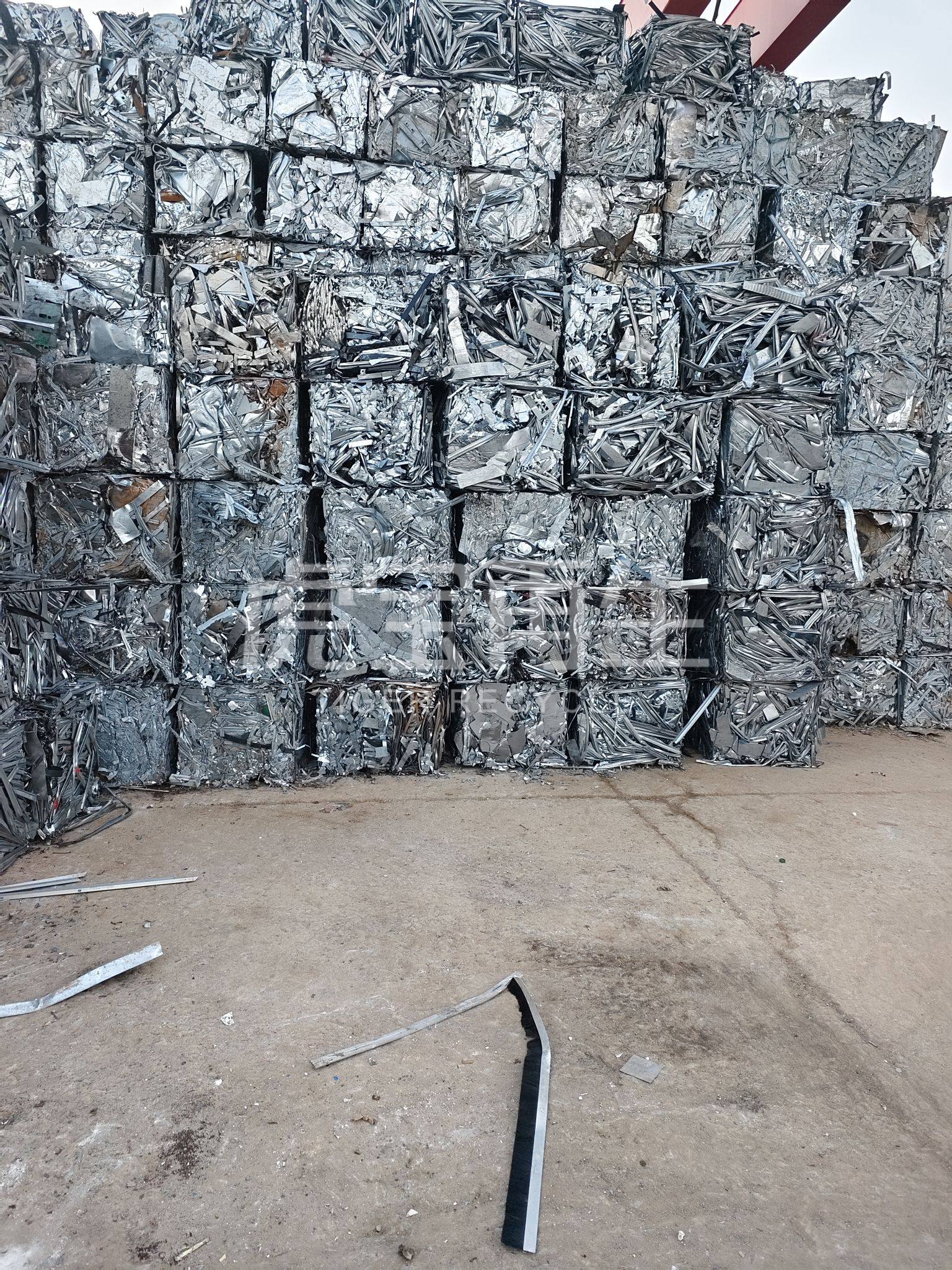 供应：工业镀锌压块、冲皮 