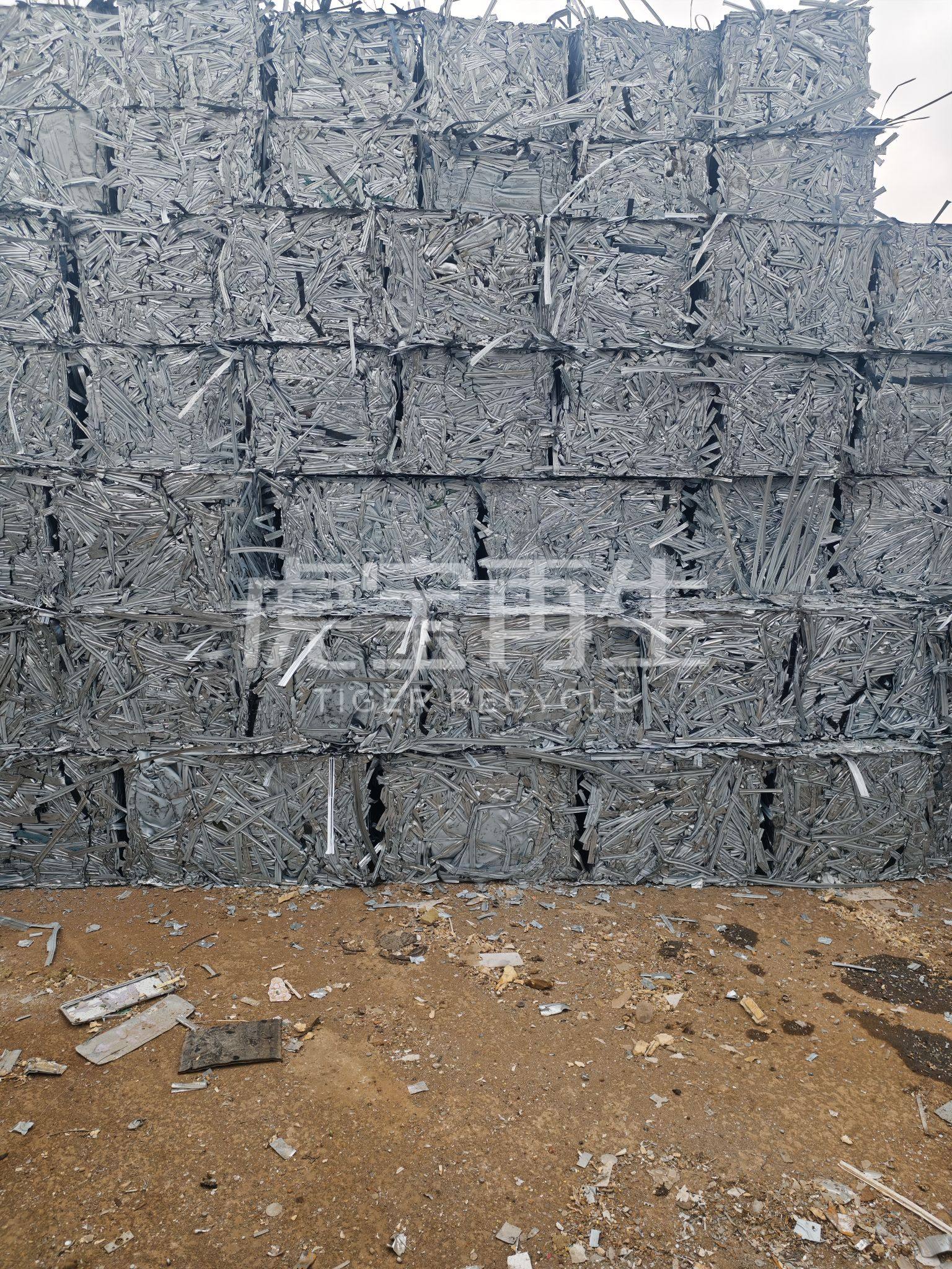 供应：工业镀锌压块、冲皮 