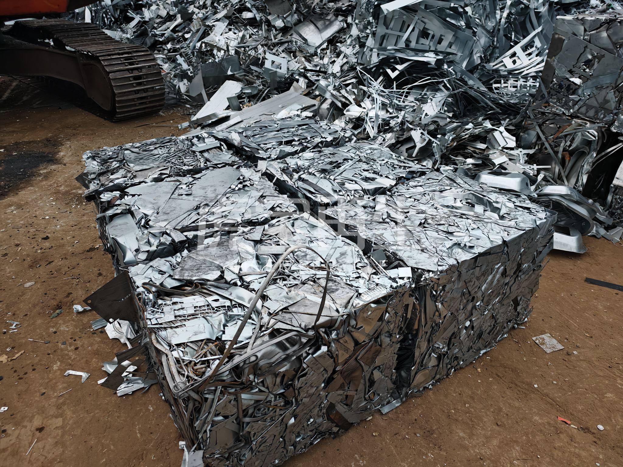 供应：工业镀锌压块、冲皮 