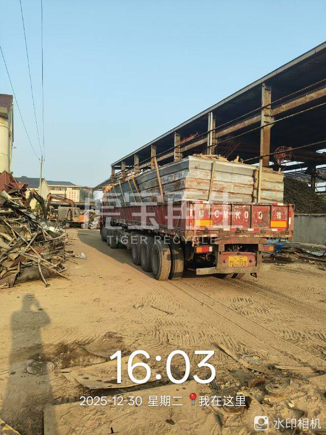 供应：架子管头300吨 