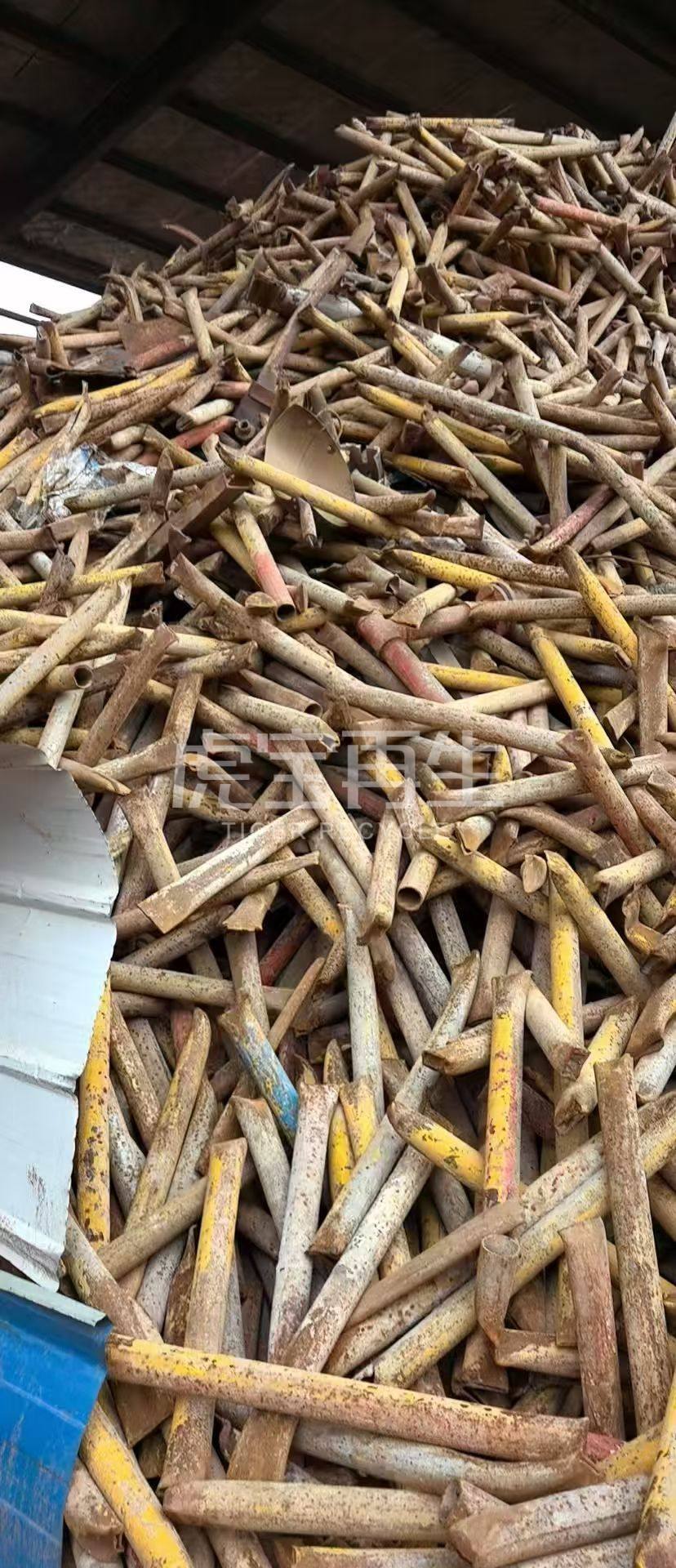 供应：架子管头300吨 