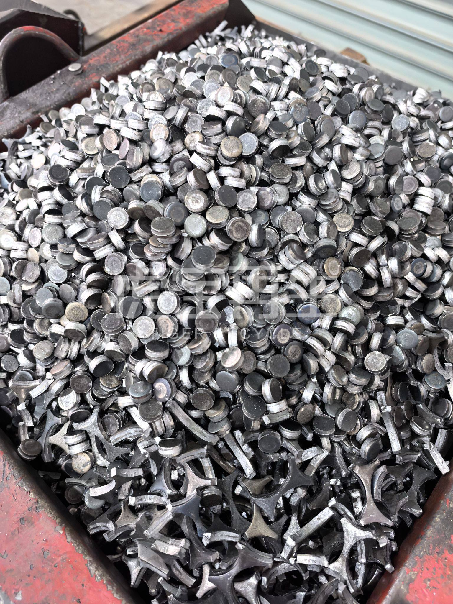 求购：冷热轧碎料