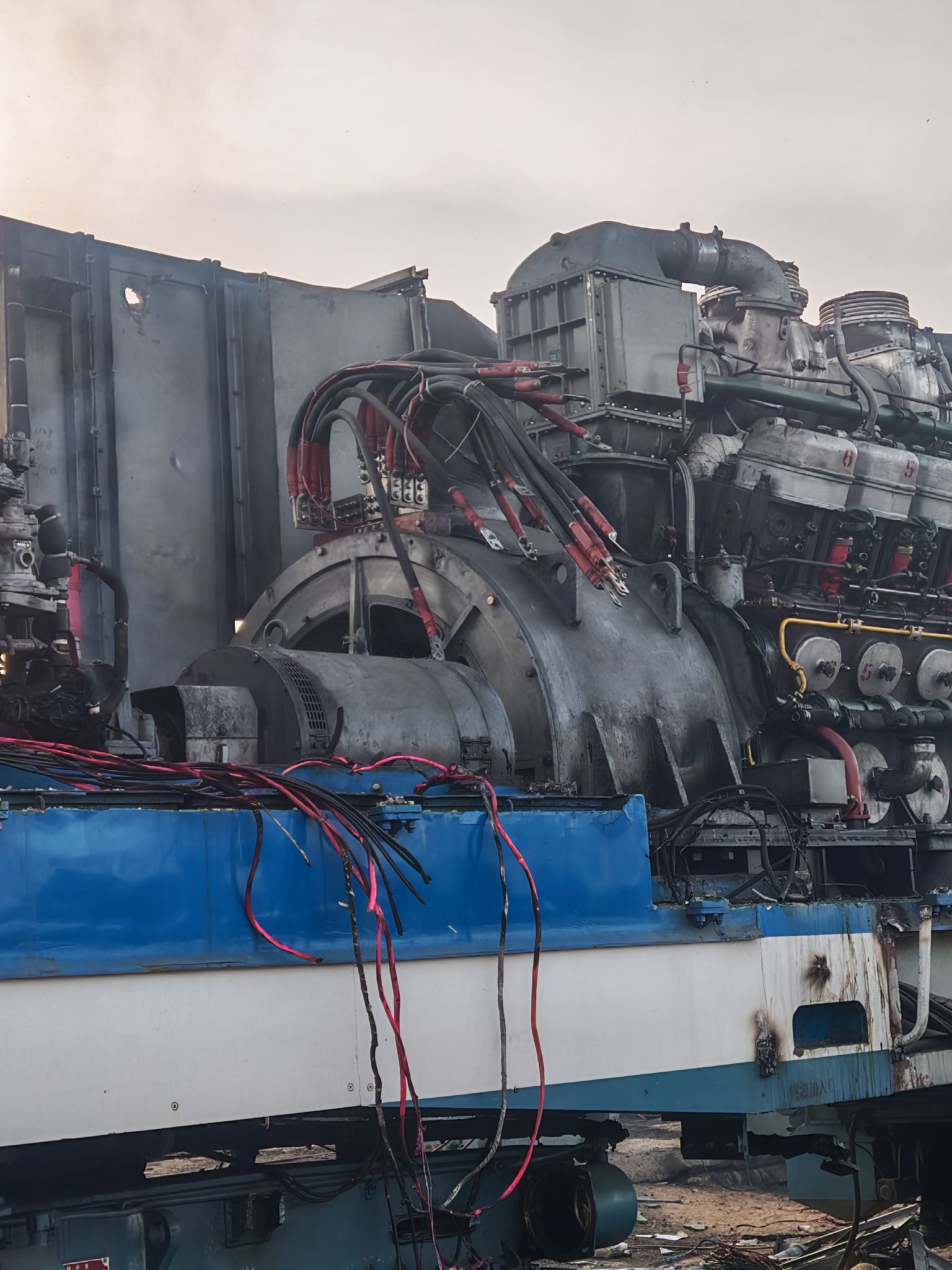 供应：废旧火车配件、火车罐、油罐等