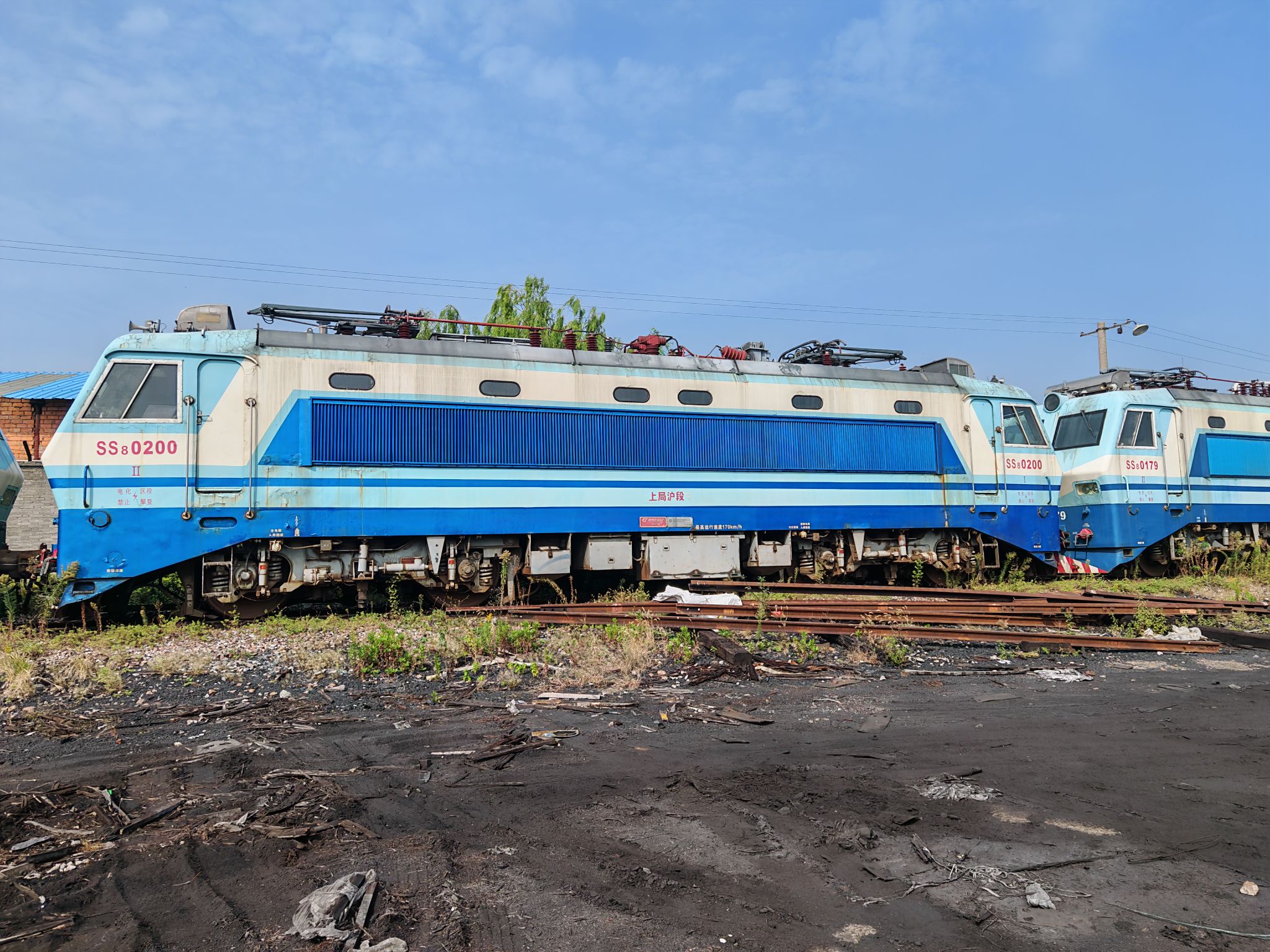 供应：废旧火车配件、火车罐、油罐等