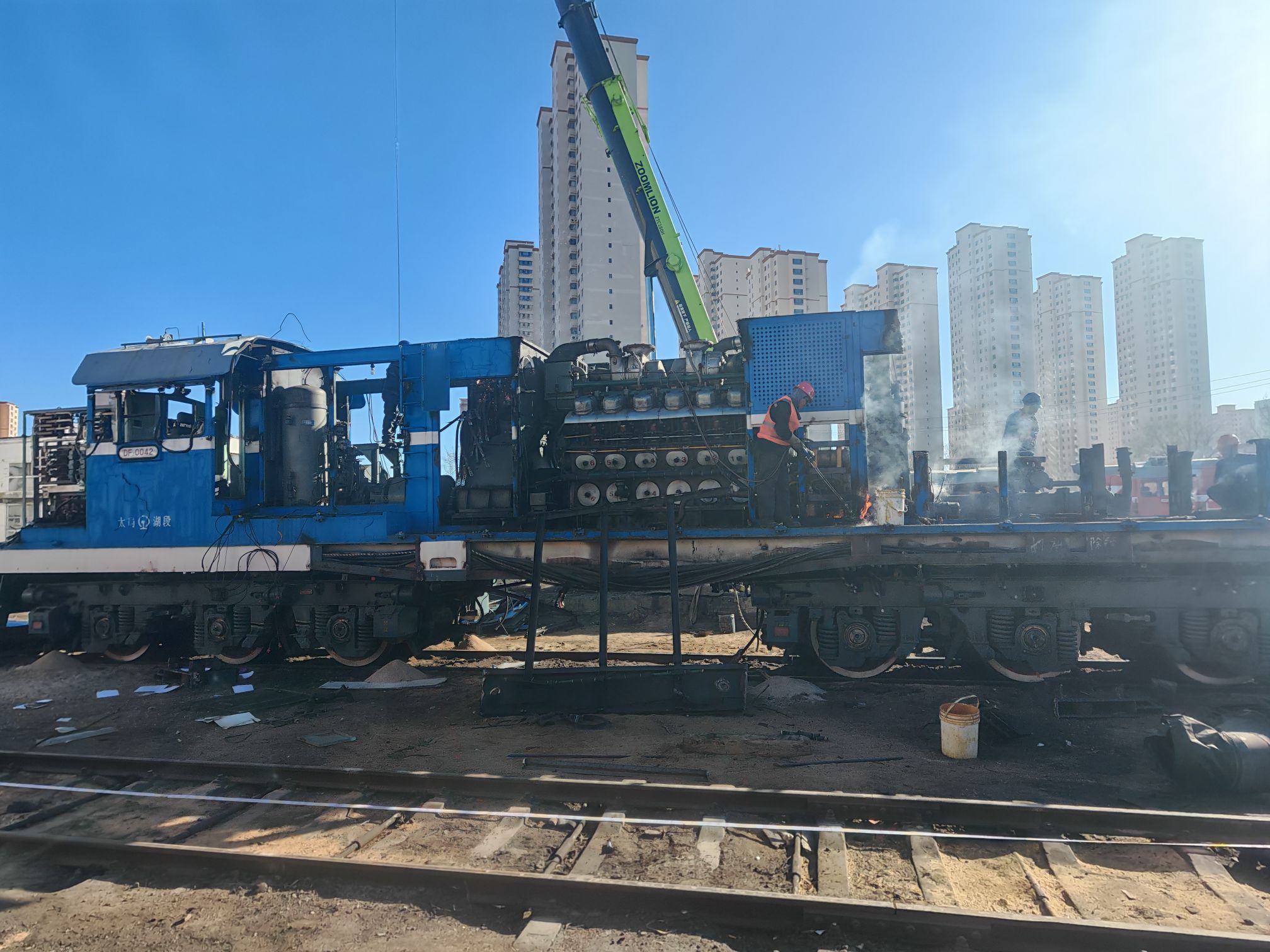 供应：废旧火车配件、火车罐、油罐等