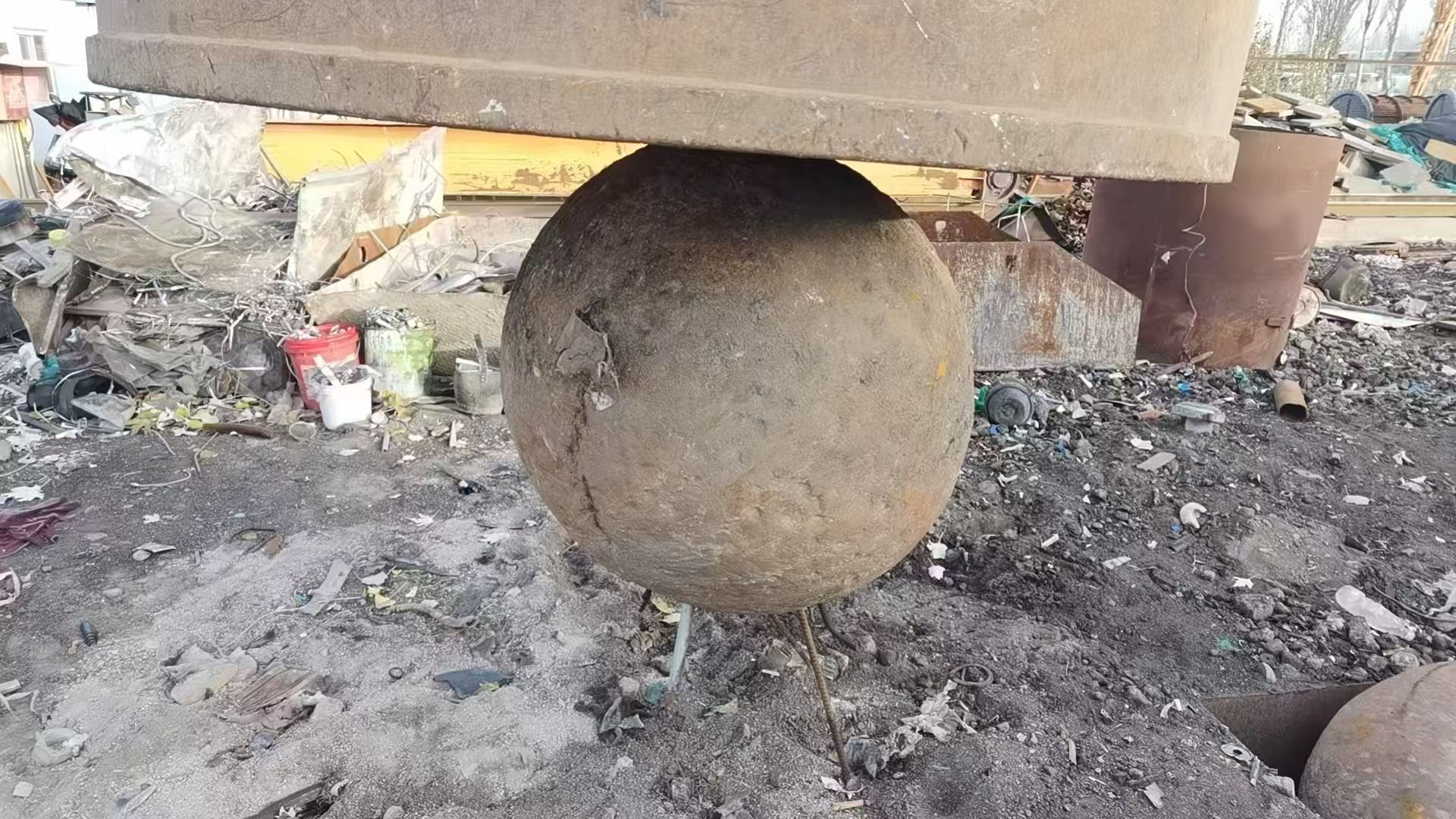 供应：废铁、加工设备、钢球