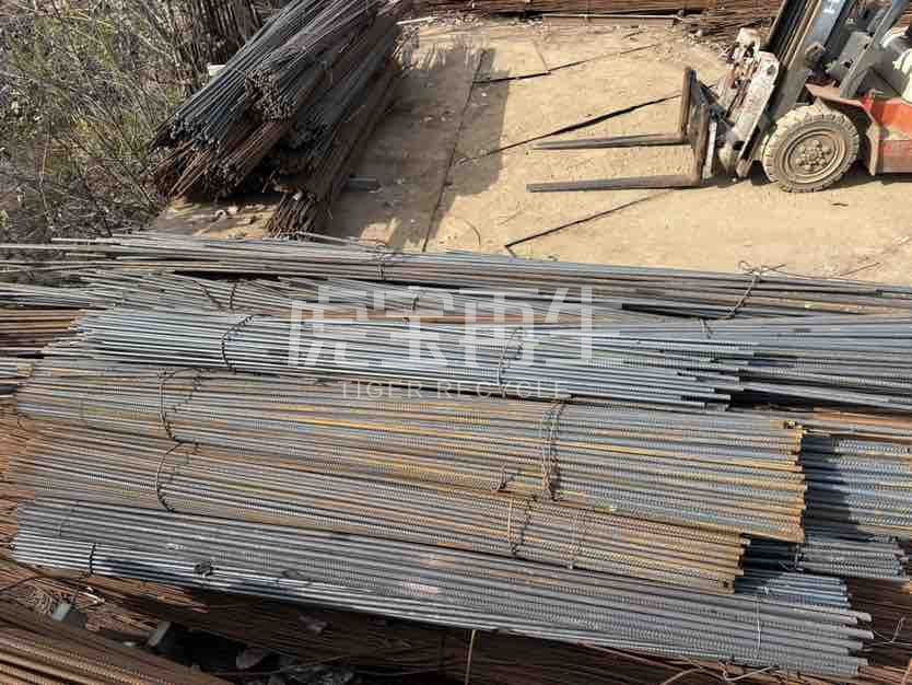 供应：二手利用直螺纹钢筋，长2-6米，14、16、18、20号同号整齐捆扎