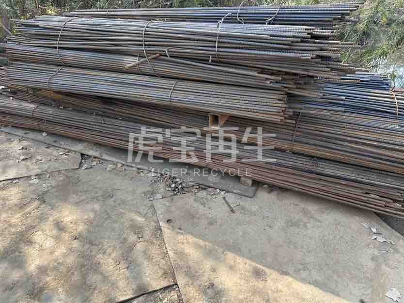 供应：二手利用直螺纹钢筋，长2-6米，14、16、18、20号同号整齐捆扎