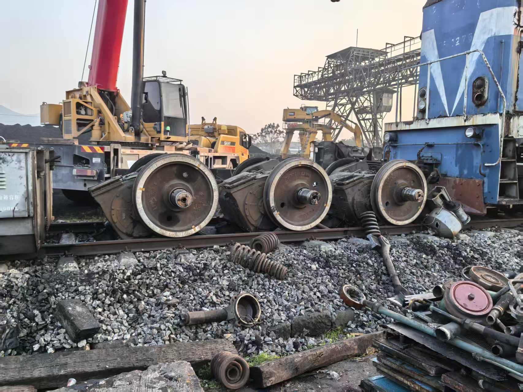 供应：火车罐 、内燃机车