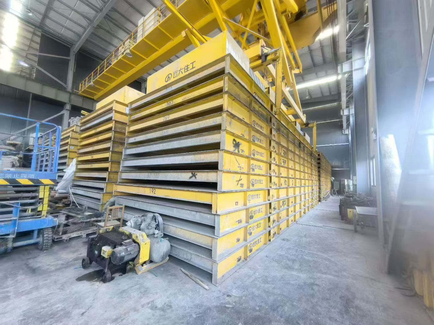 供应：3000吨pc模台、养护窑设备