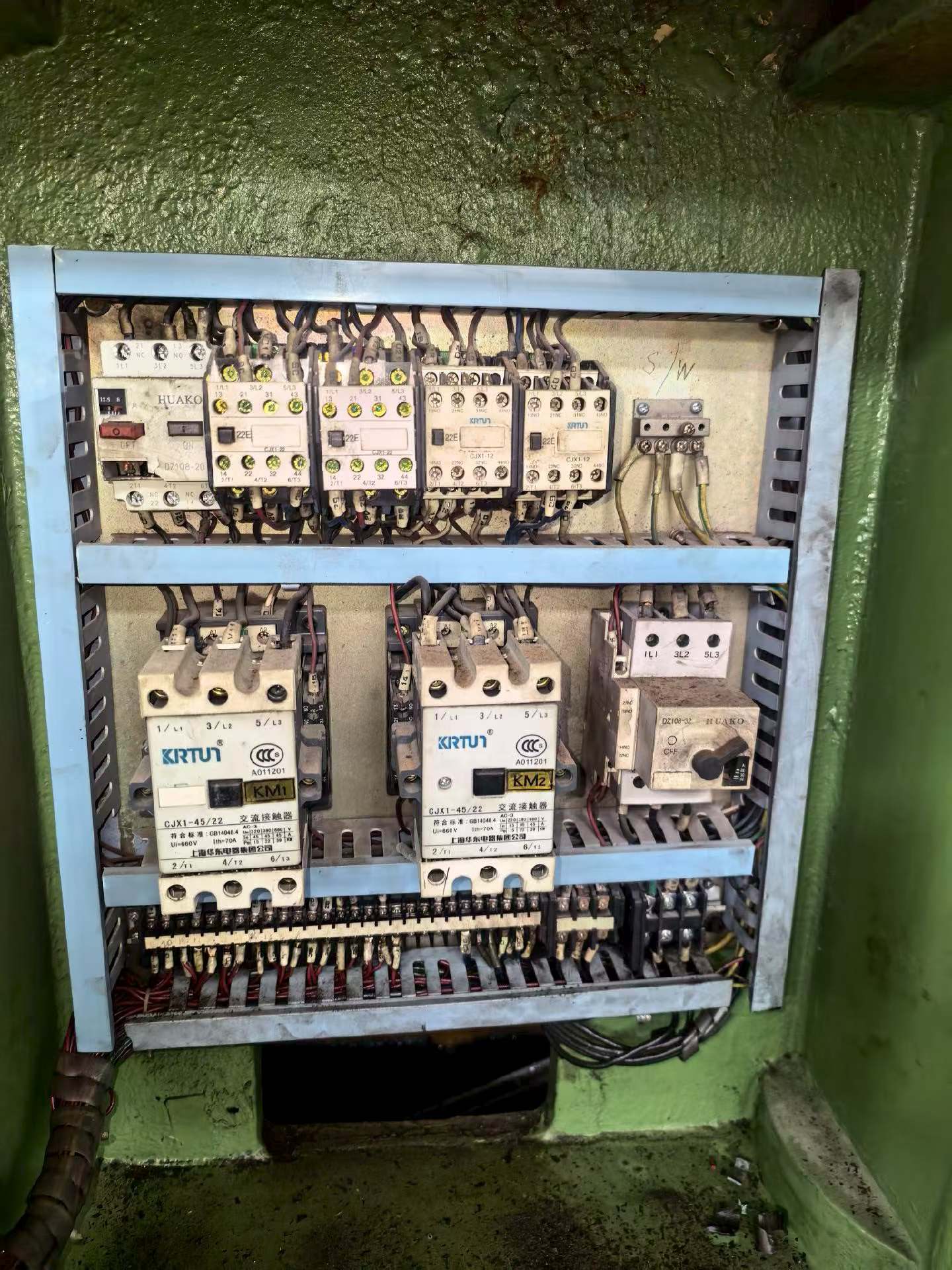 供应：北京400立式升降铣床