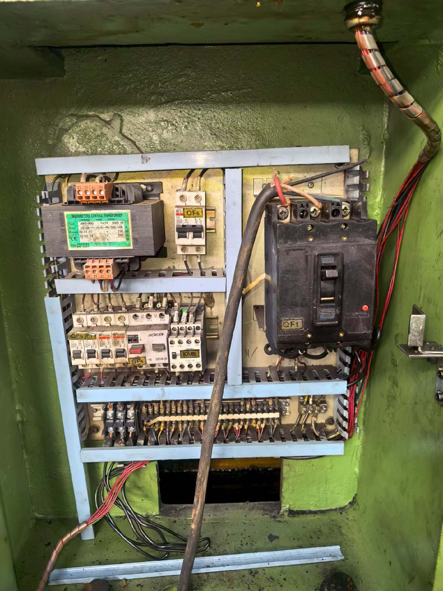 供应：北京400立式升降铣床