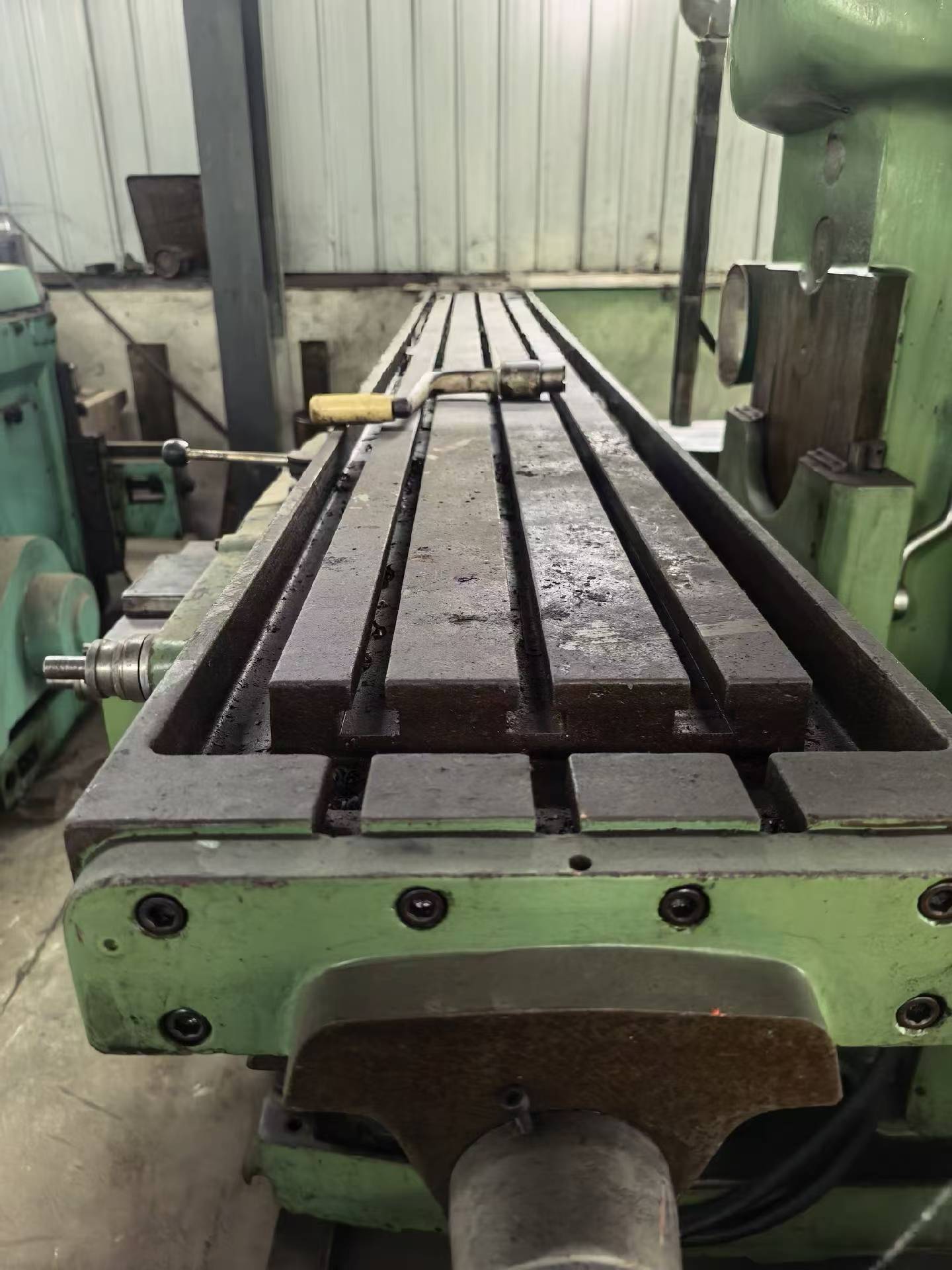 供应：北京400立式升降铣床