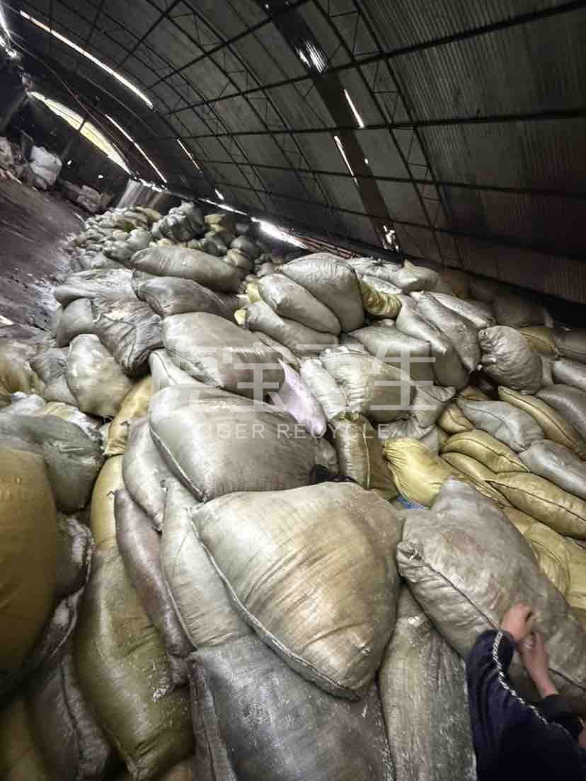 供应：塑料500吨