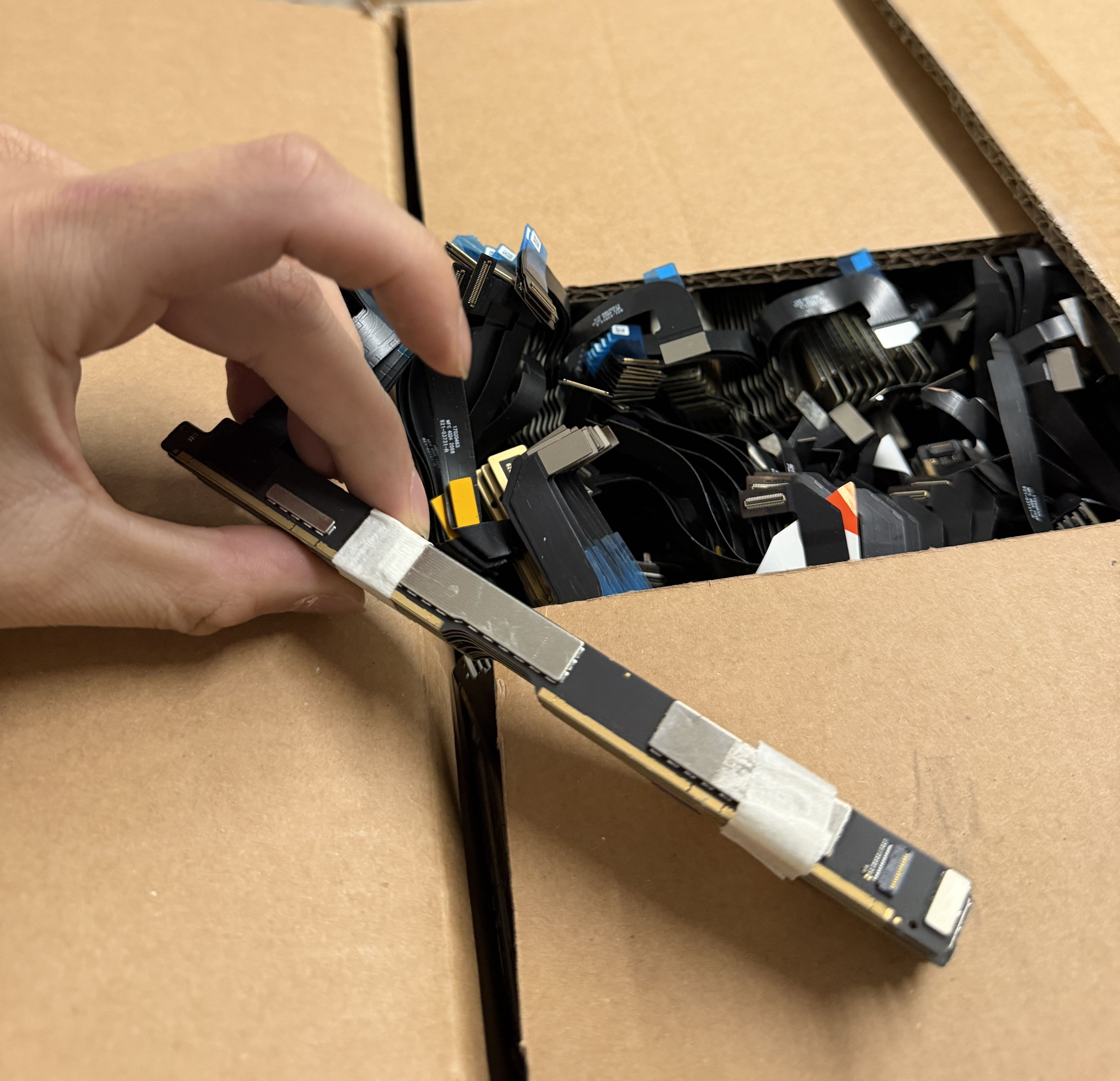 求购：iPad液晶屏材料小板、笔电材料TK板