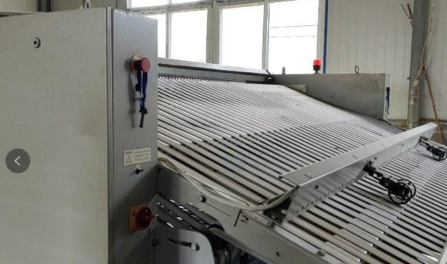 宿迁地区工厂处理水洗机2台、烘干机3台、烫平机1台、折叠机1台