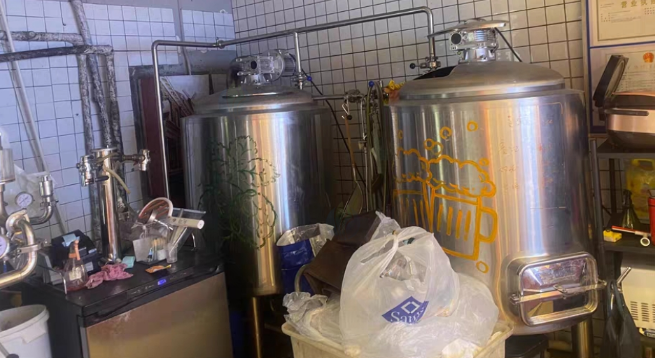 苏州地区处理300L啤酒发酵设备一批