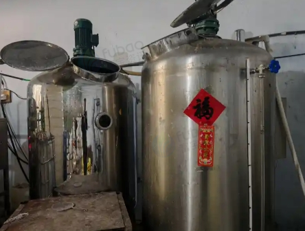 临沂地区个人处理6头全自动灌装机 3条传送带 2台1吨不锈钢反应釜