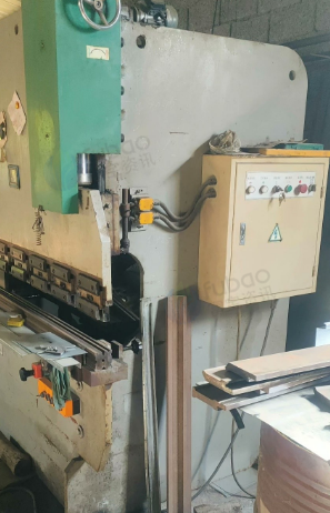 徐州地区工厂处理63T2.5m折弯机