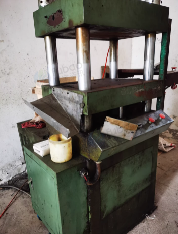 苏州地区工厂处理60T压机2台、10T压机4台