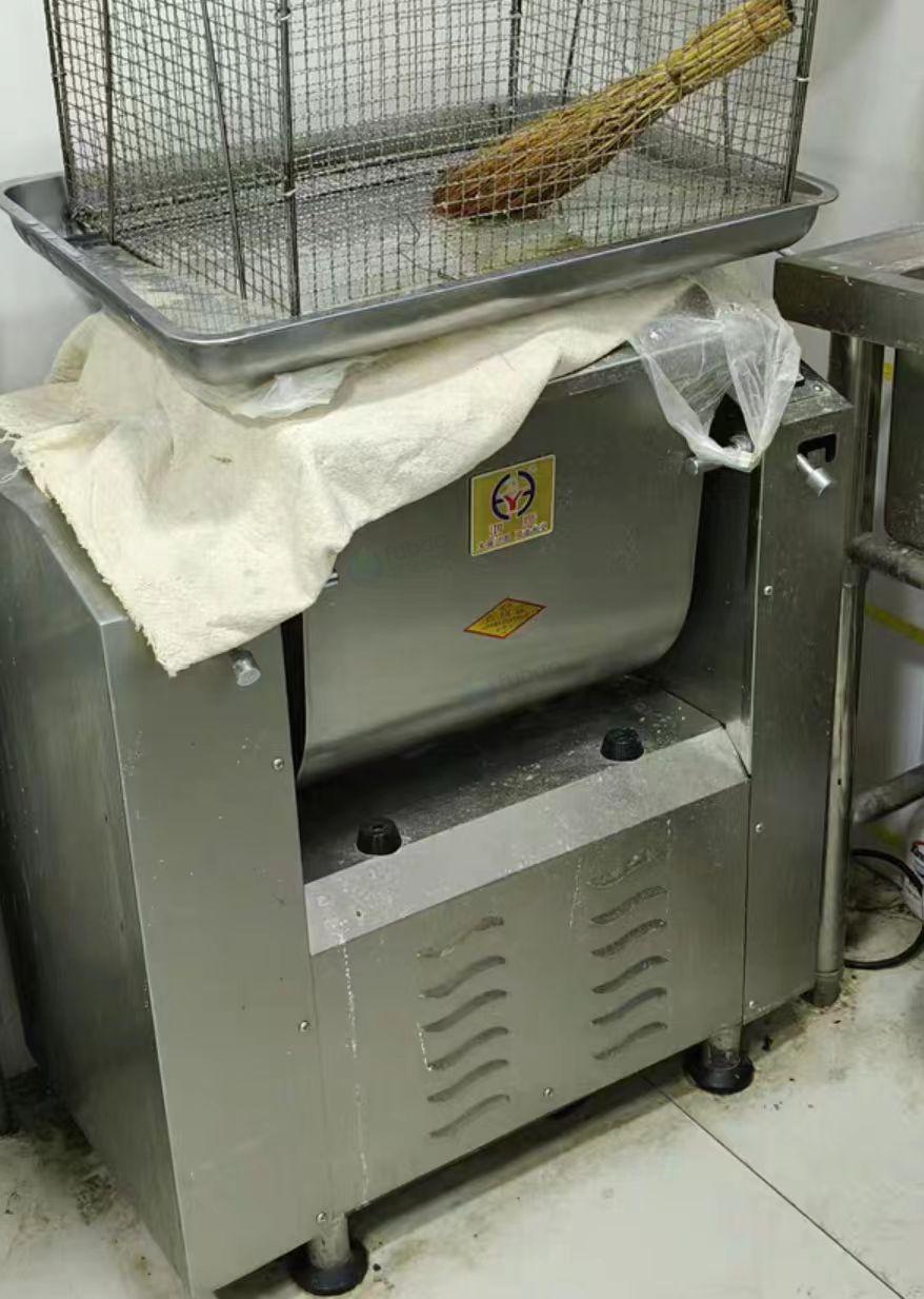 乌鲁木齐地区处理煮面桶、全自动搅面机、蒸笼锅、消毒柜、电磁炉等厨房设备