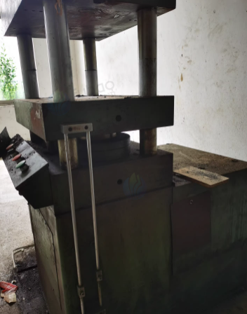 苏州地区工厂处理60T压机2台、10T压机4台