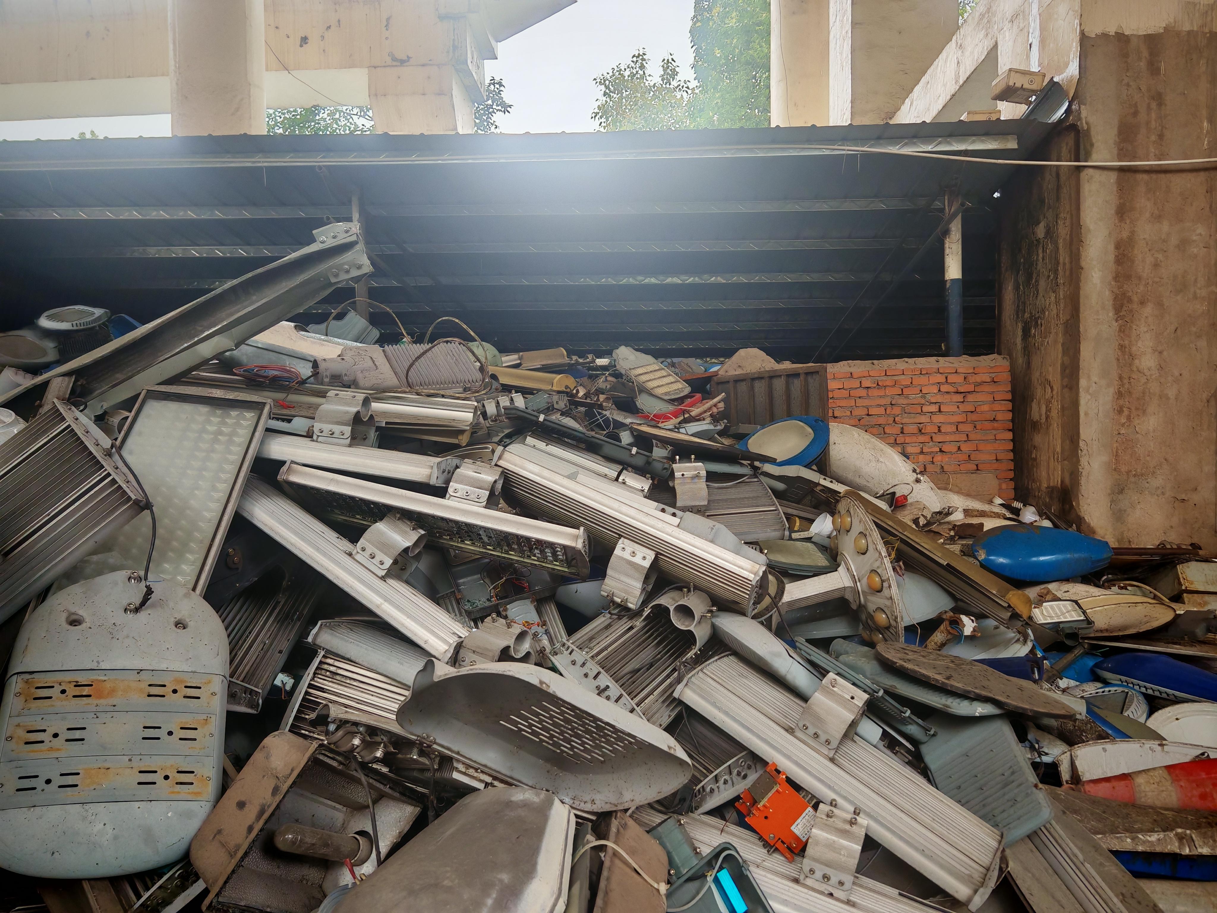 3月2日重庆合川市政设施事务中心报废钠灯一批转让公告