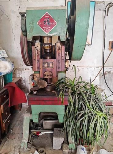 沧州地区个人处理东光产40T两台、淄川25T16T8T自用冲床