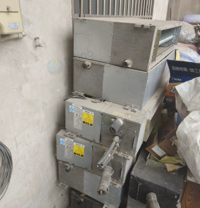 南京地区处理美的14P中央空调1台、分机7台、美的3P空调1台、吸顶分机1台