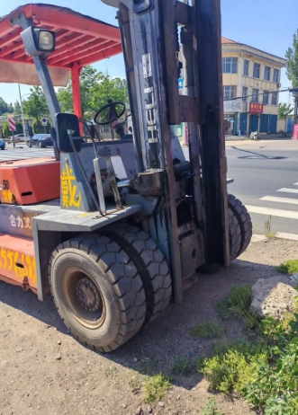 潍坊地区处理08年大5吨叉车