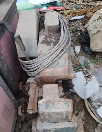 成都地区工地完工处理一批扎钢筋设备机器5台