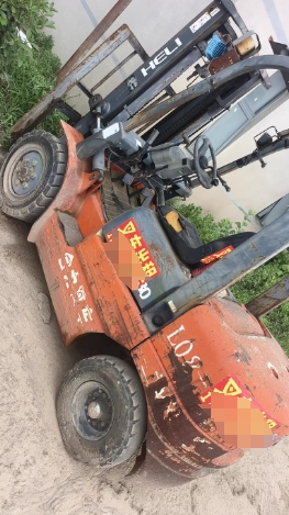 滁州地区处理2台3吨叉车