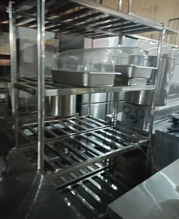 宁波地区酒店倒闭处理老料不锈钢的厨房设备