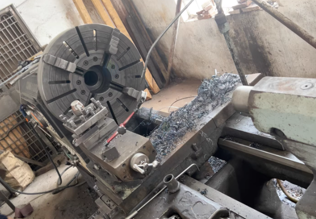 无锡地区工厂处理61100*3m车床