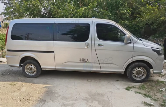 北京地区处理福田G5银灰色面包车