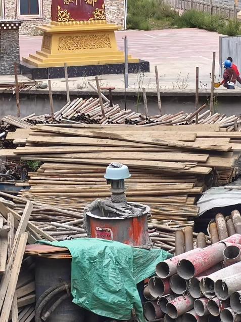甘孜地区处理工地废旧木材钢管等