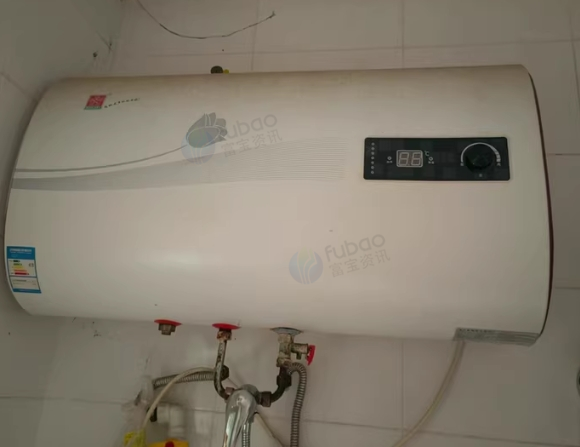 乌鲁木齐地区处理空调一个，床三张，电热水器一个