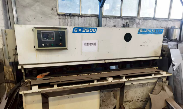 常州地区工厂处理6×2500剪板机1台、行车电机2.8T