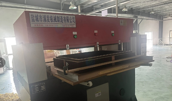 泰州地区工厂处理60T液压精密四柱裁断机