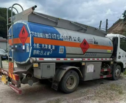 广安地区处理东风福瑞卡8吨油罐车