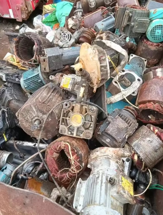 金华地区个人处理1批废品、废金属