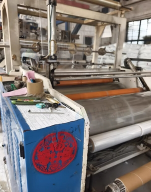 上海地区工厂处理一米缠绕膜生产设备、电动叉车