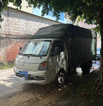 佛山地区个人处理长安跨越者三米七五高栏货车