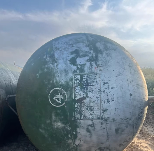 昌吉地区处理退役油罐 